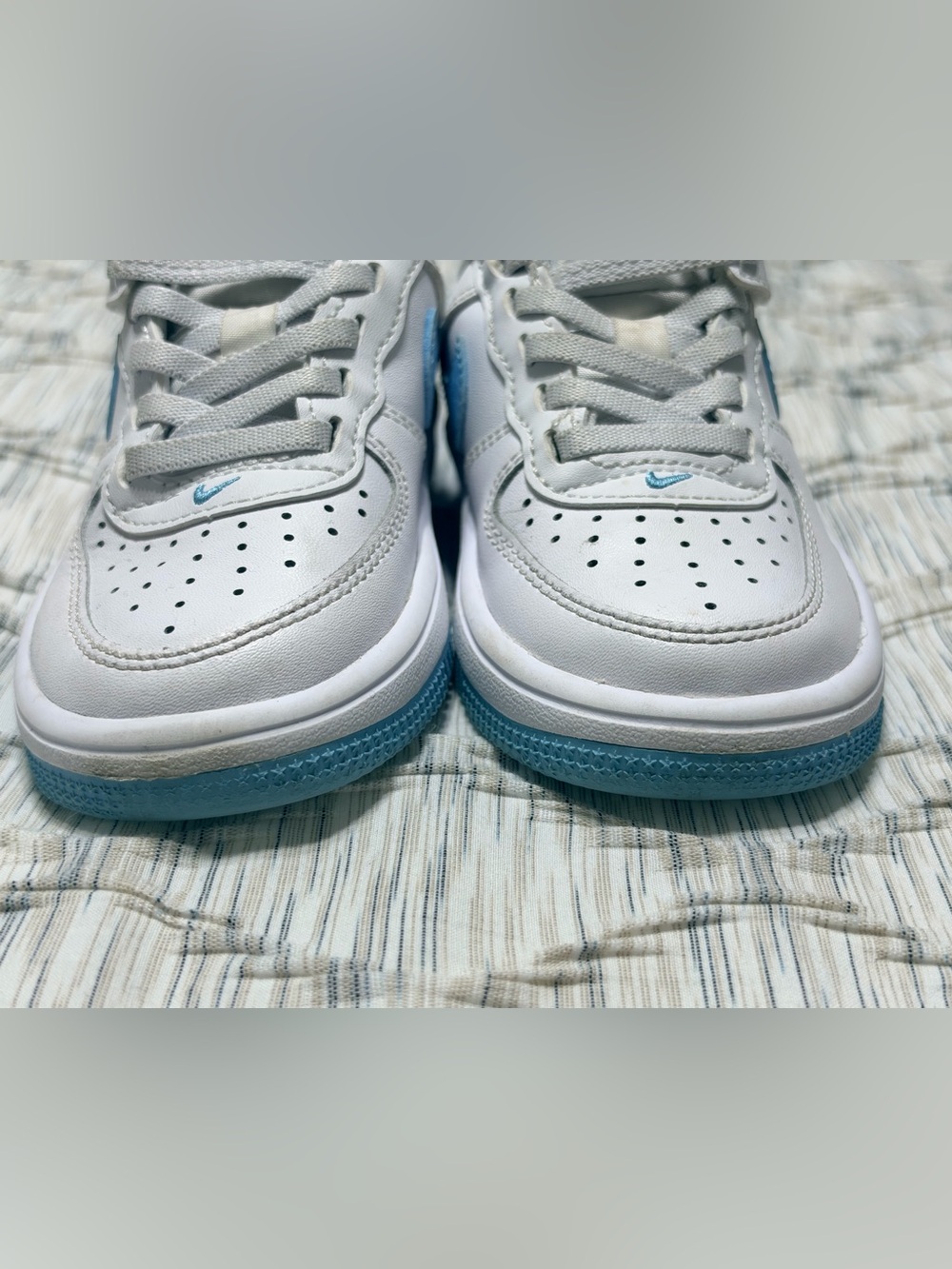 NIKE Air Force 1 Low Easy On Toddler White and Aqua Blue Outdoor Sneakers Sz 8C - Picture 3 of 10